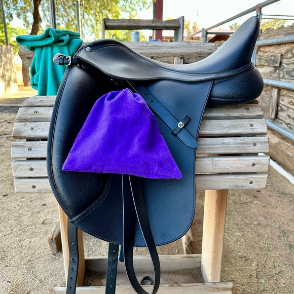 Purple flannel saddle and stirrup covers set - Picture 2 of 9